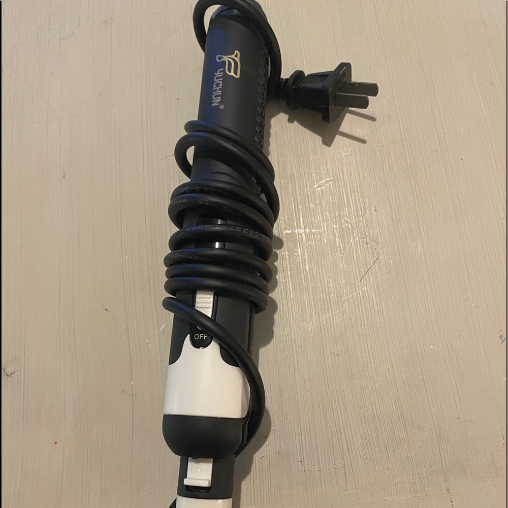 Straightener an curling iron